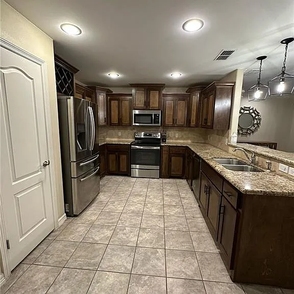 4608 Robin Ave — Photo 2