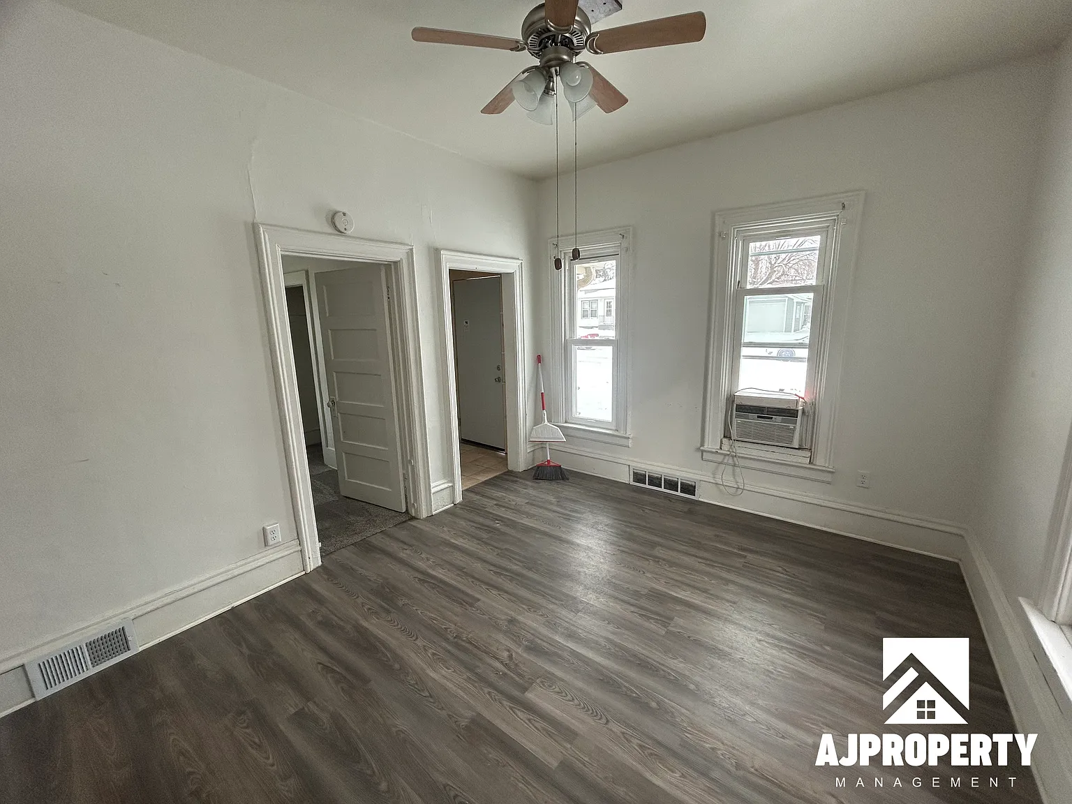 3 bed, $1,200 — Photo 4