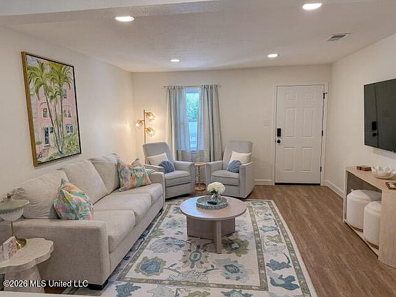 3rd image of 114 Ethel Cir #32