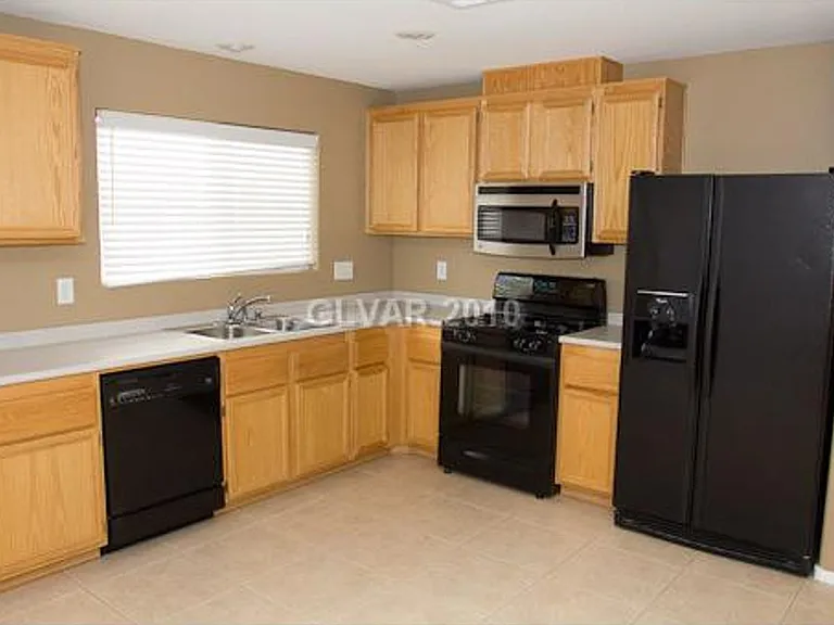 5052 Diamond Ranch Ave — Photo 2