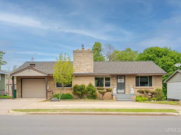 466 W Hewitt Ave, Marquette, MI 49855