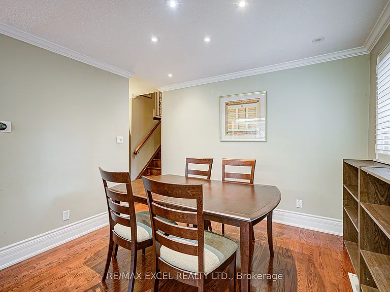 108 Babcombe Dr — Photo 7