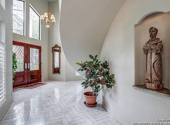 5th image of 212 Elizabeth Ann Ct