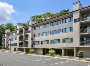 41 Mount Kemble Ave APT 104, Morristown, NJ 07960