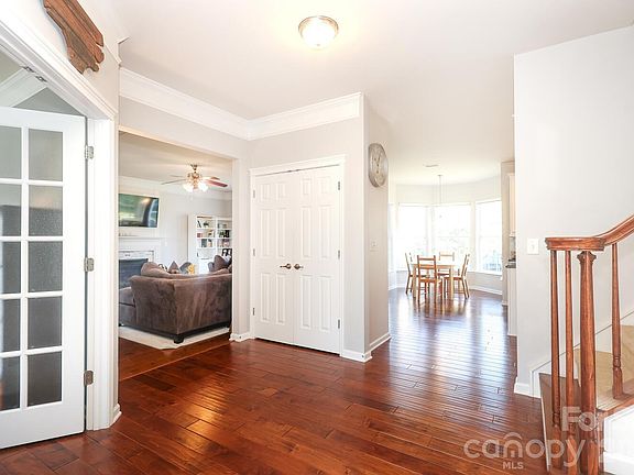5th image of 6120 Breckfield Ct