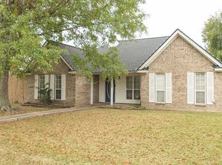 6305 Austin Cir, Lumberton, TX 77657