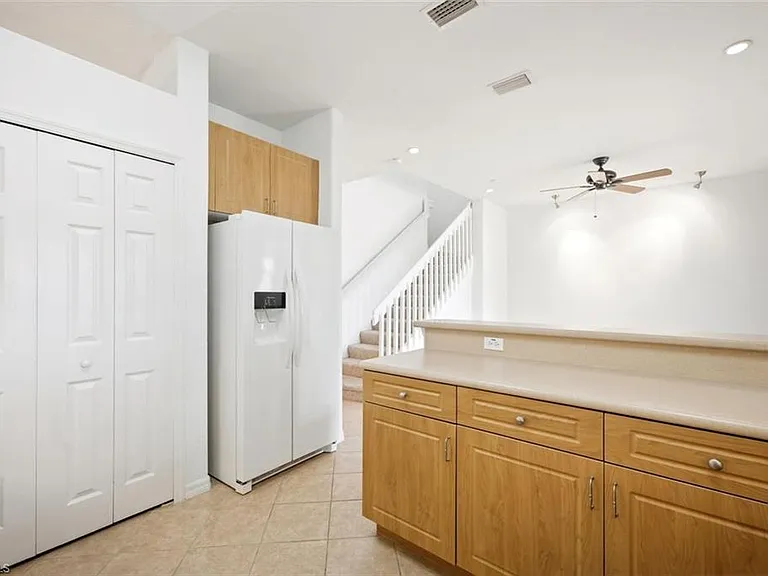 7631 Bristol Cir — Photo 15