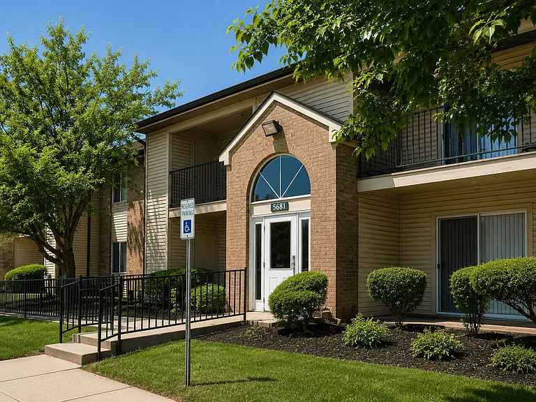 Creekside Square Apartments — Photo 1