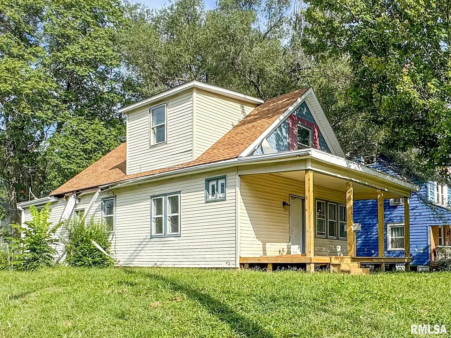 711 Summer St photo 1
