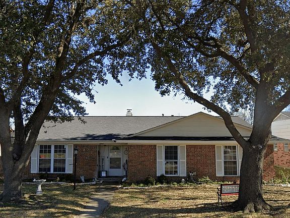 2nd image of 2412 Pinehurst Ln