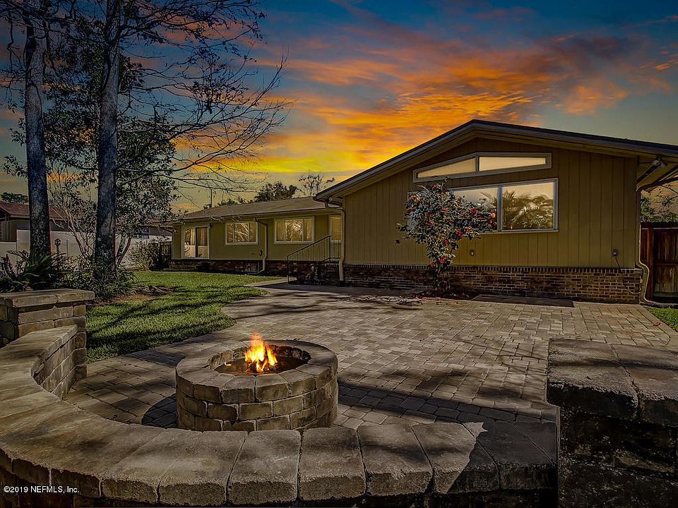 1st image of 8356 Royalwood Dr