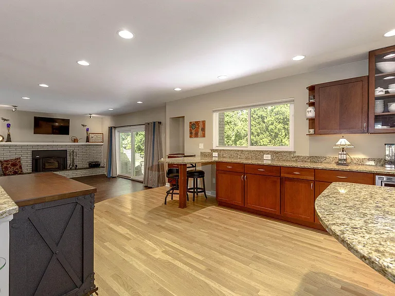 2611 Colby Dr — Photo 16