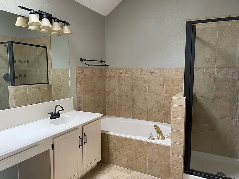 7900 Squire Ln — Photo 18