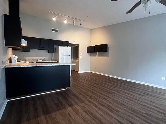 3rd image of 218 White Dr APT E