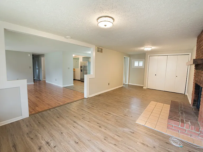 3700 Caracas Dr — Photo 28