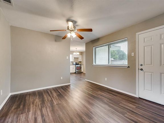3rd image of 708 Willowbrook Dr