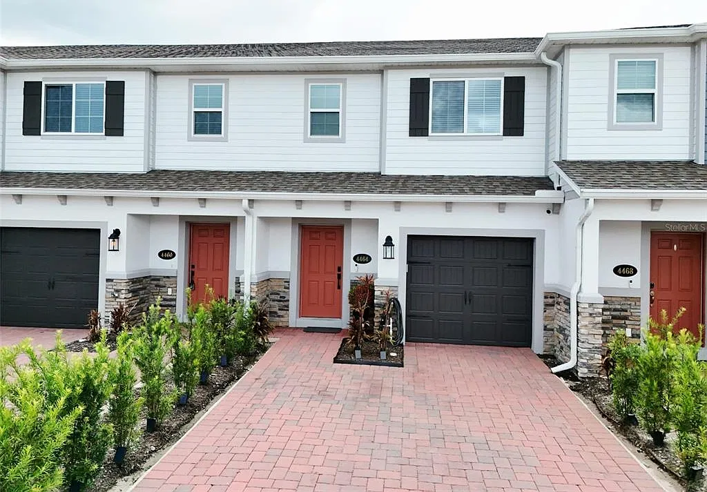 3 bed, 2.5 bath, 1484 sqft, $2,600 — Photo 1