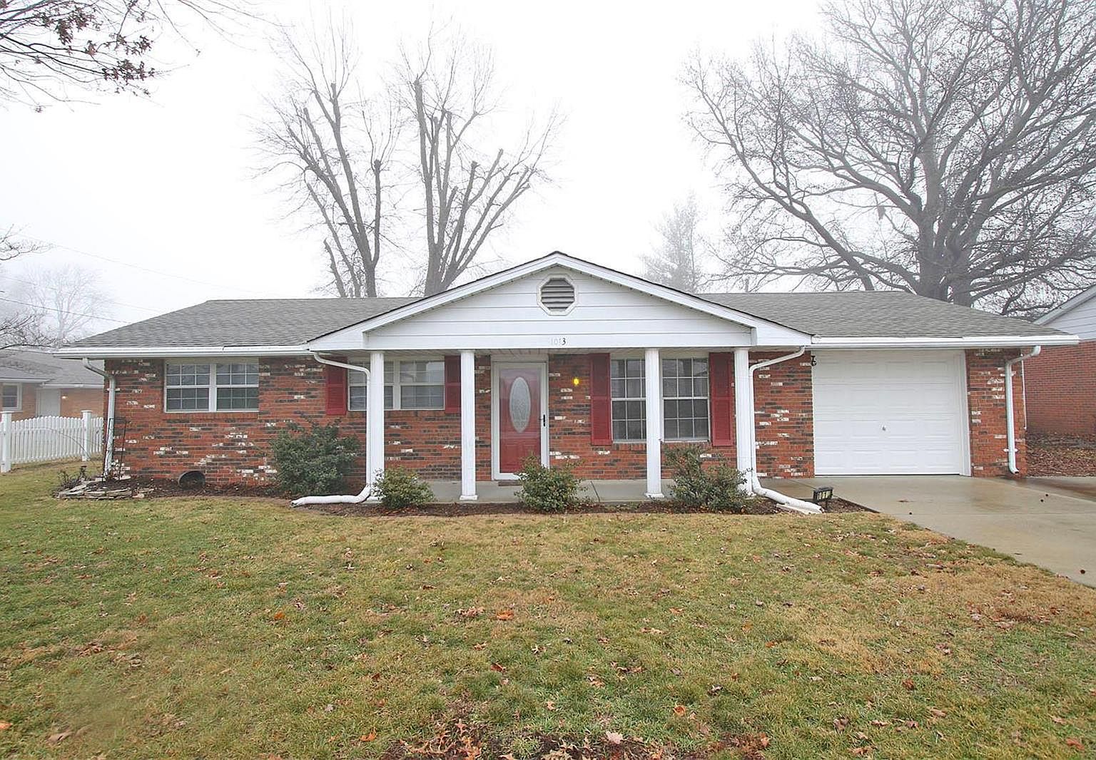 1013 W County Rd, Jerseyville, IL 62052 Zillow