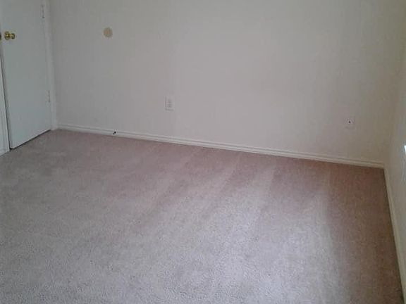 4th image of 5804 Redstone Dr