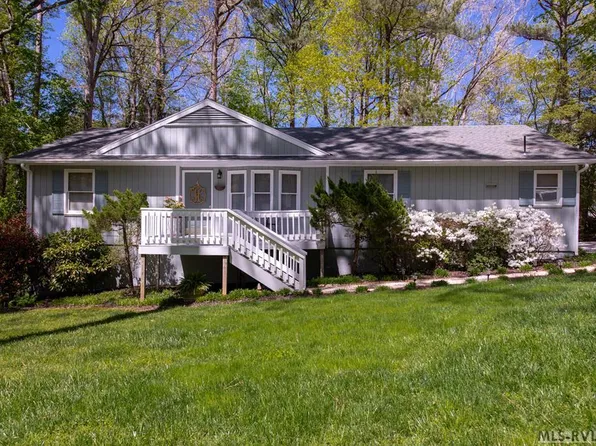 159 Fairway Ct, Bracey, VA 23919