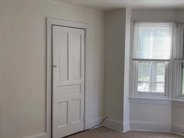 25 W Central Ave #B, Paoli, PA 19301