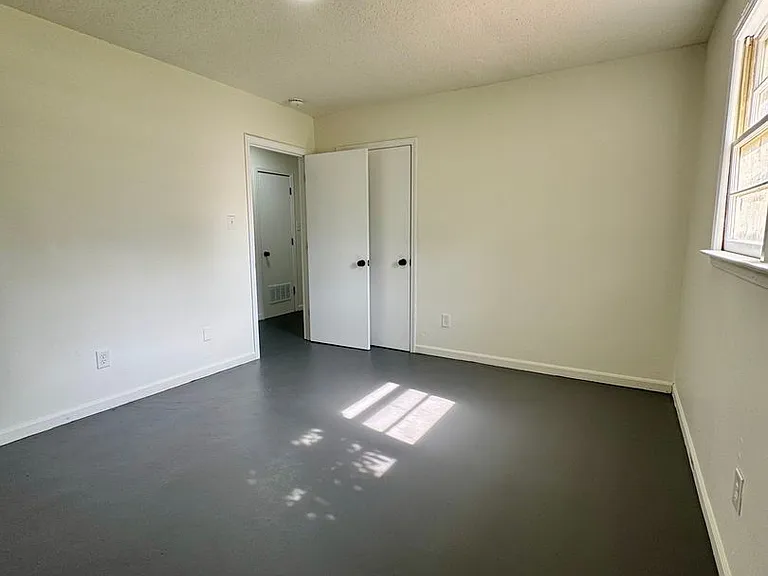 818 Taggart Ave #F — Photo 26