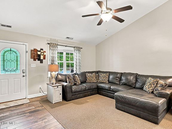 3rd image of 113 Palo Alto Park Drive