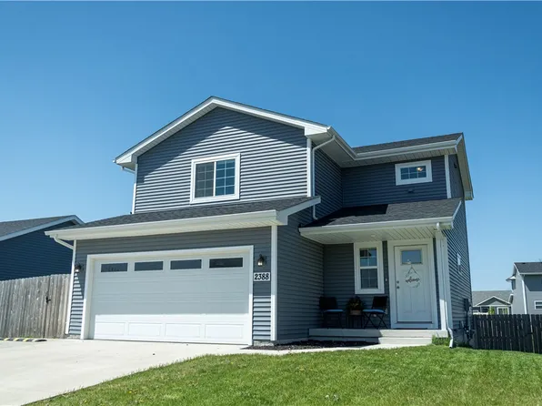 2388 Shadow Creek Cir, Des Moines, IA 50320