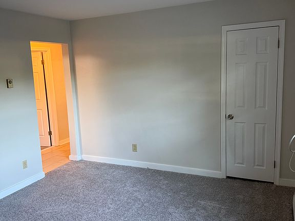 3rd image of 901 Mount Pleasant Rd #903