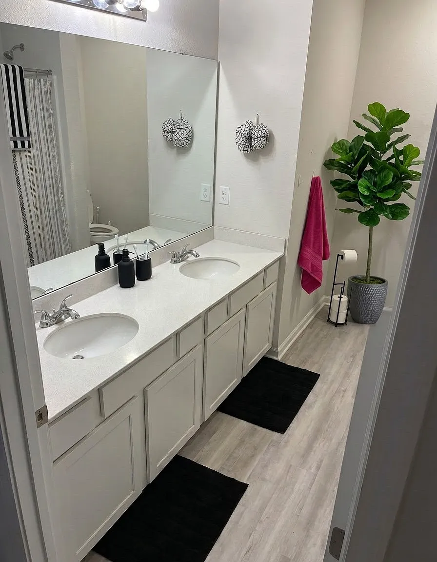 4 bed, 1816 sqft, $2,200 — Photo 3