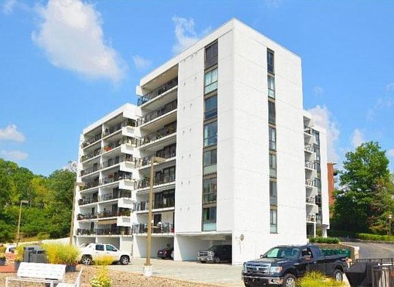 2nd image of 415 Bond Pl Unit 11-C