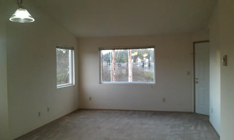 Oversized 2 Bedroom Condo Near NAS Whidbey & Shopping! — Photo 2