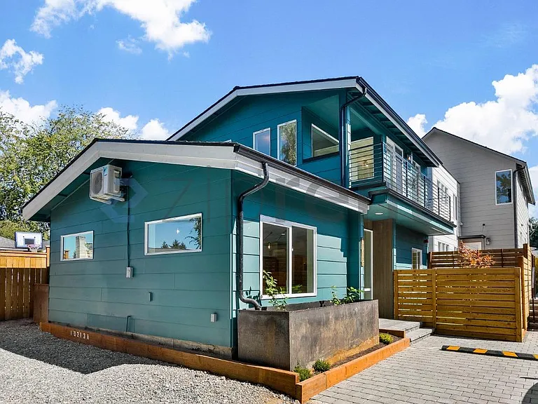 10213 40th Ave SW #C — Photo 5