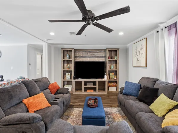 6026 Lake Granbury Trl, Granbury, TX 76048