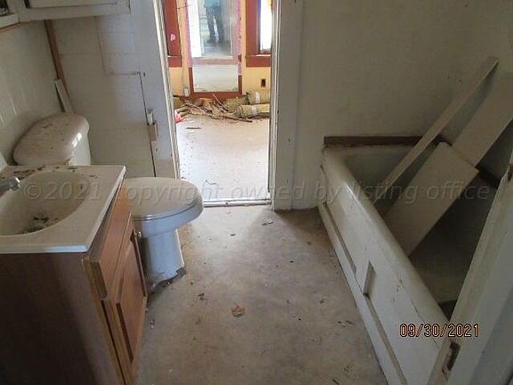 4th image of 720 W Somerville St