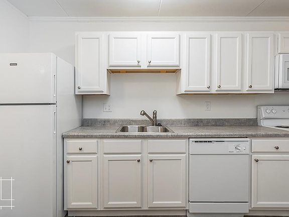 5th image of 1400 Neil Ave #201