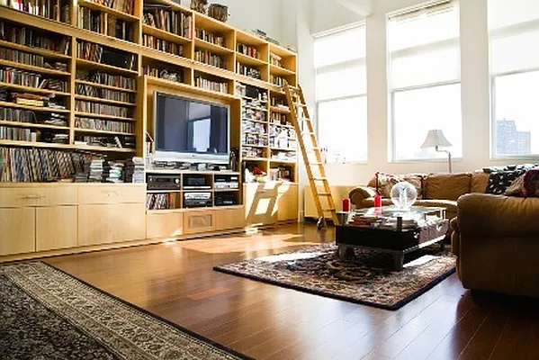 Sold by aptsandlofts.com | media 21