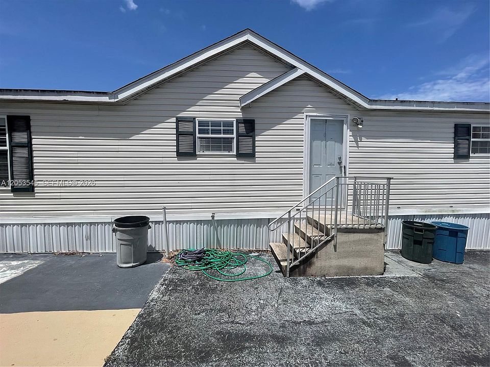 1st image of 3070 Cove Dr