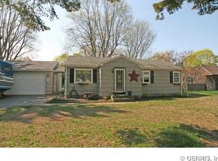 225 Colonial Dr, Webster, NY 14580