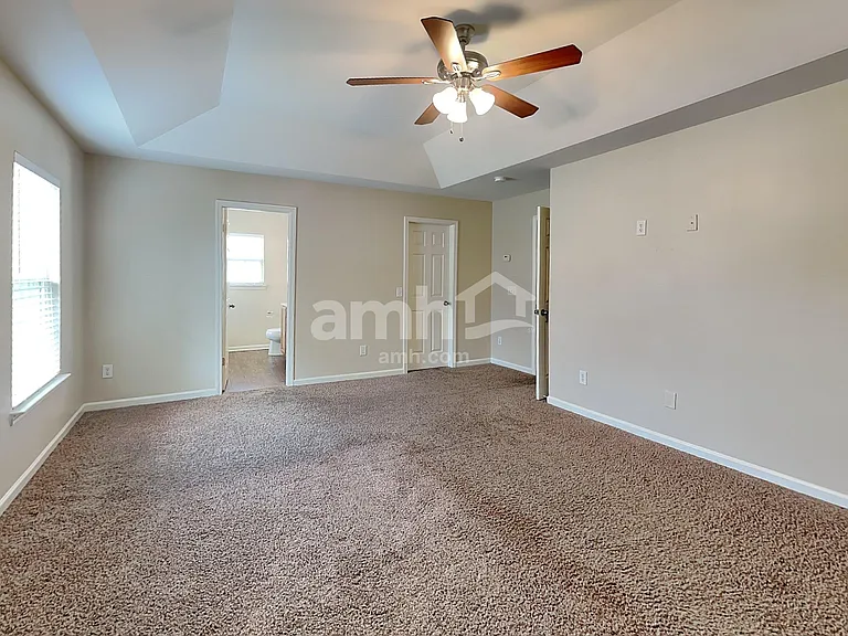 402 Leaflet Ives Trl — Photo 10