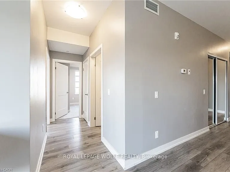 255 Northfield Dr E #302 — Photo 16