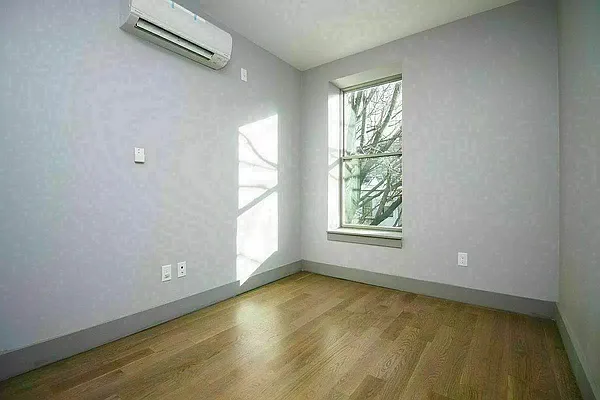 Rented by EXR | media 6