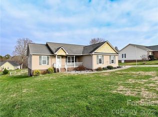 5122 S Oak Cir, Granite Falls, NC 28630