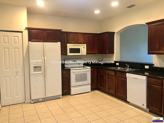 4th image of 3237 Antica St