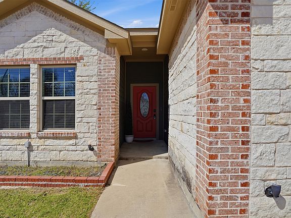 3rd image of 3021 Springview Ave