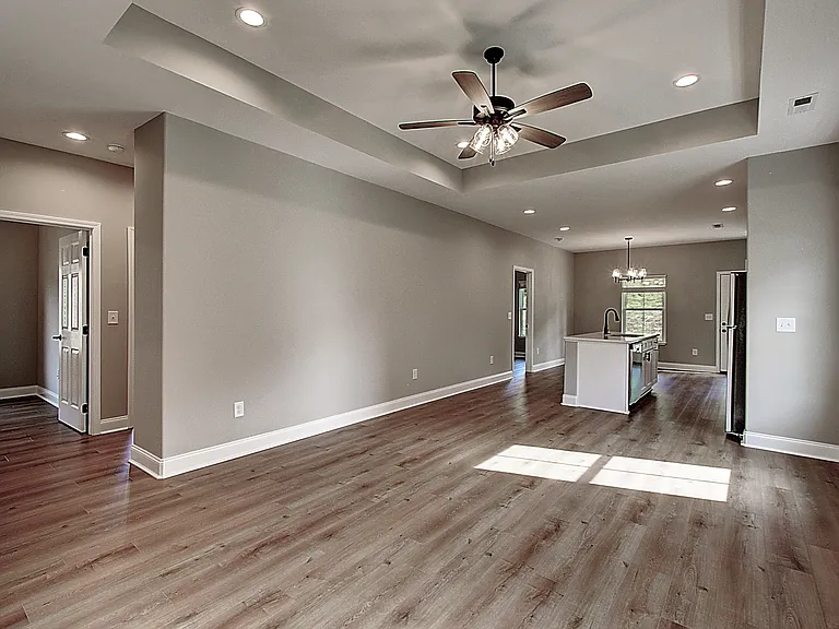 209 University Pkwy #41 — Photo 13