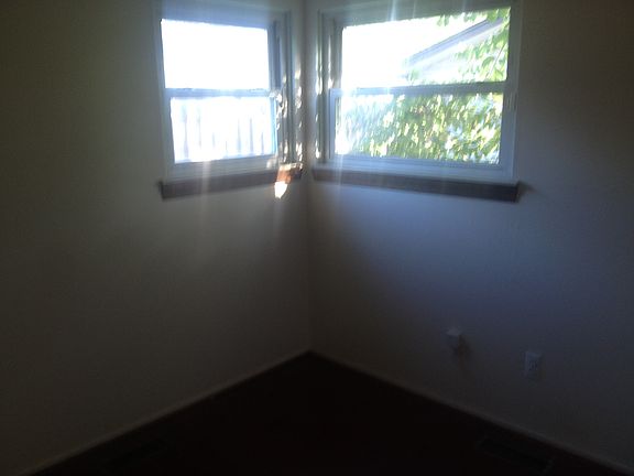 3rd image of 31323 Fernwood St