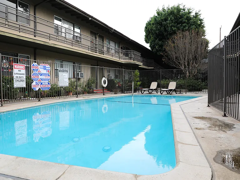 Oxnard apartments — Photo 6