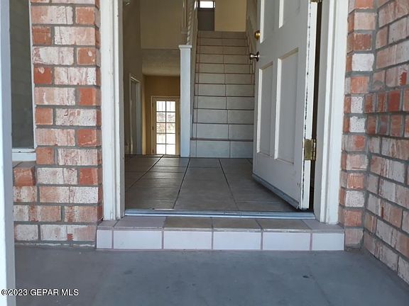 2nd image of 4624 Loma De Arena Ct