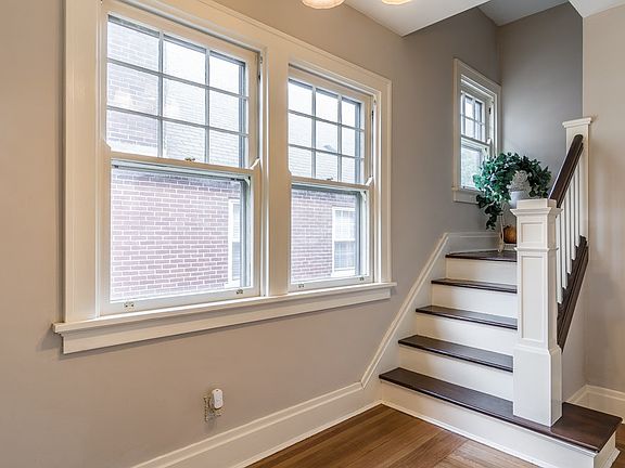 5th image of 2832 Ashland Ave